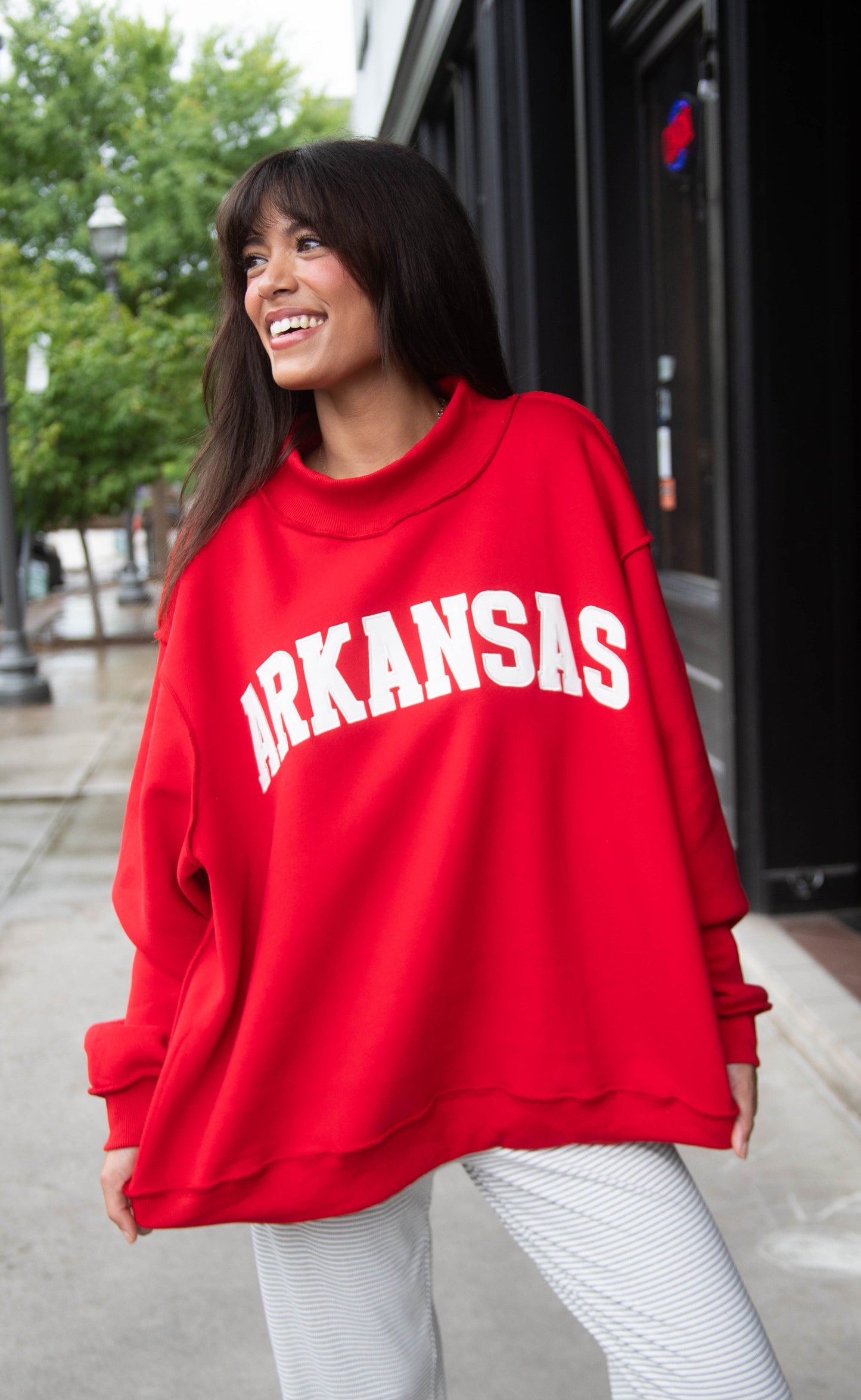 arkansas embroidered mock neck - red