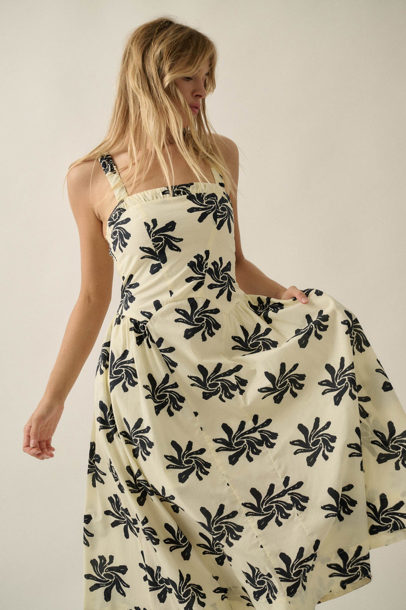 Twirling Blooms Floral-Print Pocket Midi Dress